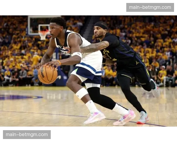 第三节战报：森林狼依靠爱德华兹的强势突破，打出一波15-2攻击波